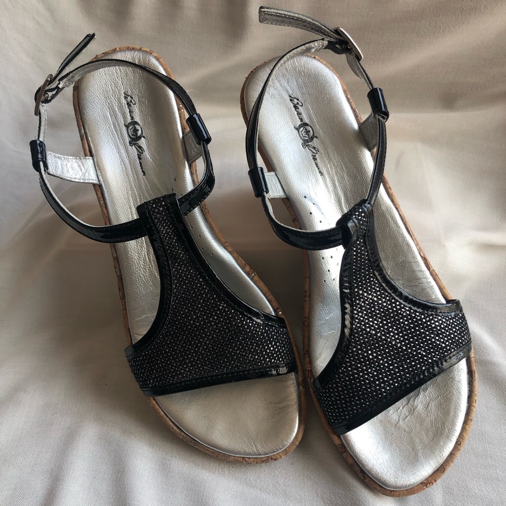 Born Sandals with T-Strap Design